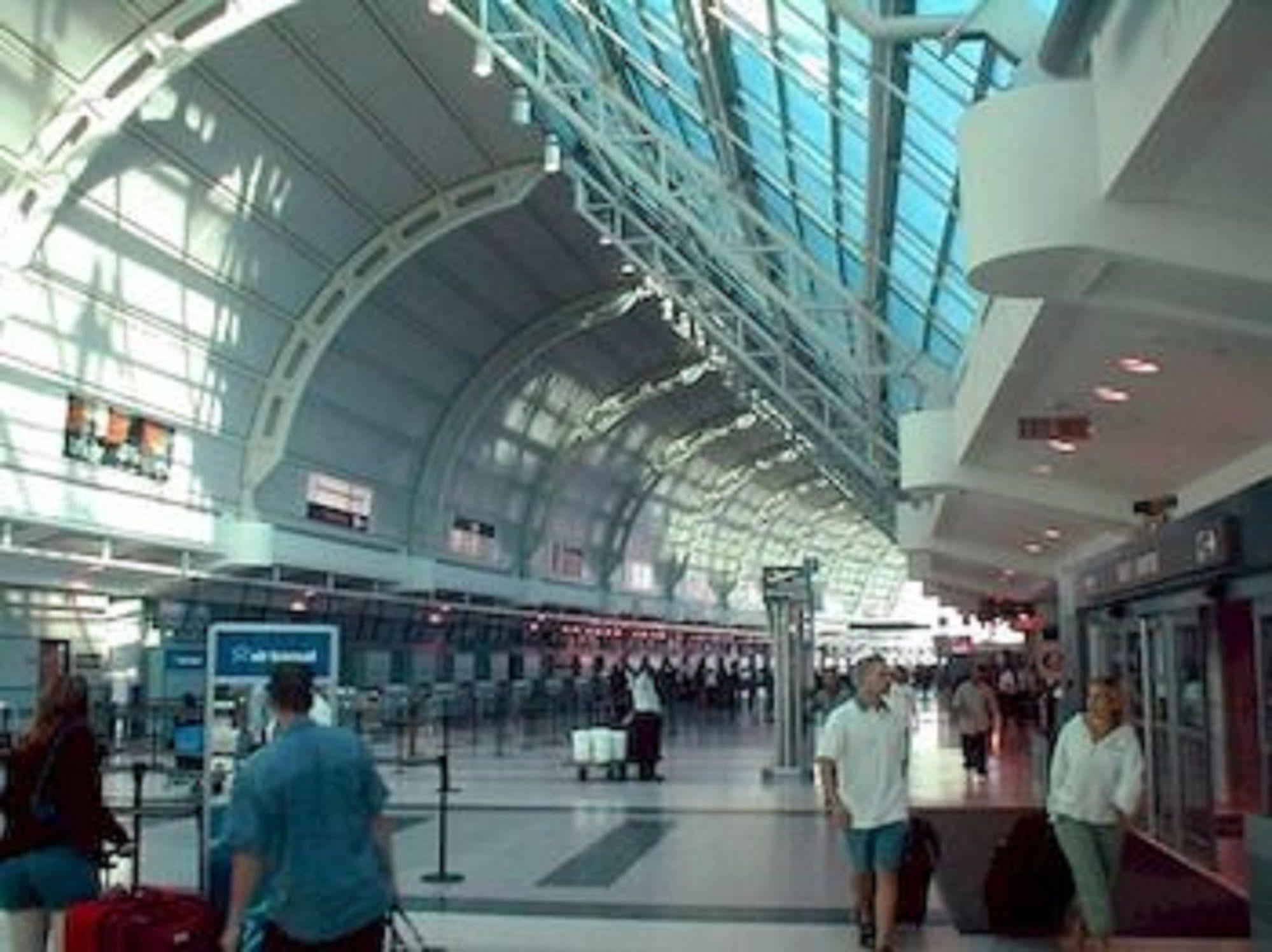 Holiday Inn Toronto Airport East By Ihg Eksteriør billede